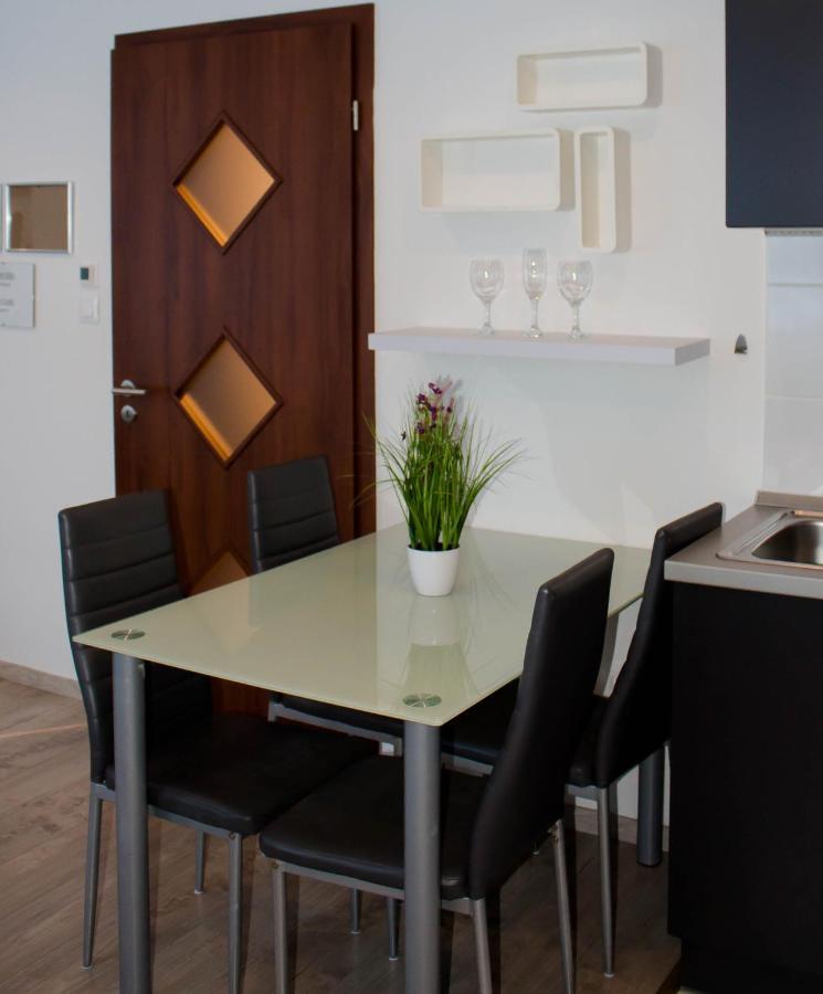 Blue Line Apartements Arnoldstein Bagian luar foto